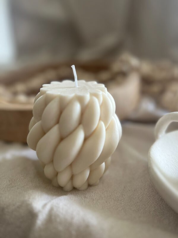 A Large Knit Effect Cosy Handmade Soy Candle