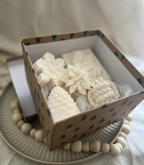 Christmas  Handmade Soy Candle Large Gift Box - Image 2