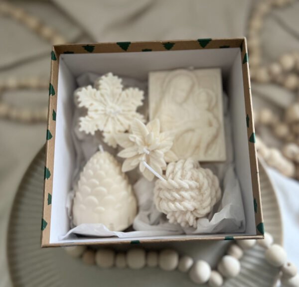 Christmas  Handmade Soy Candle Large Gift Box - Image 3