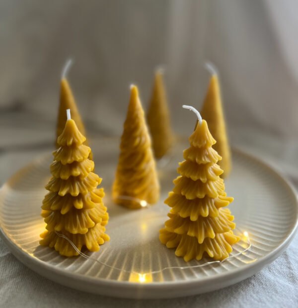 Christmas Tree Bees Wax Cosy Candle