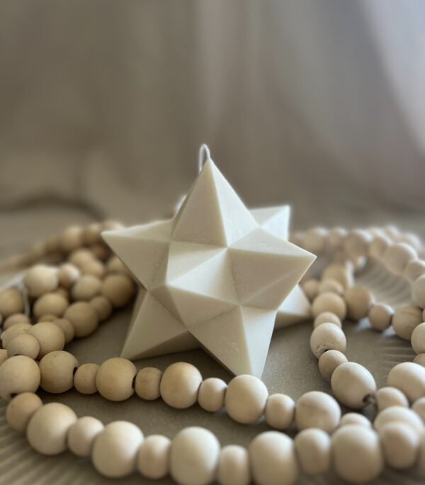 3D Geometric Star Natural Soy Candle - Image 2