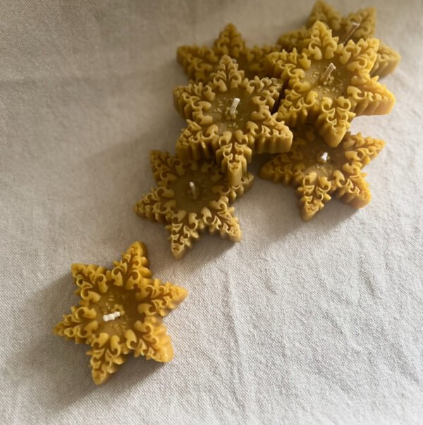 Natural Bees Wax Christmas Cosy Snowflake - Image 3