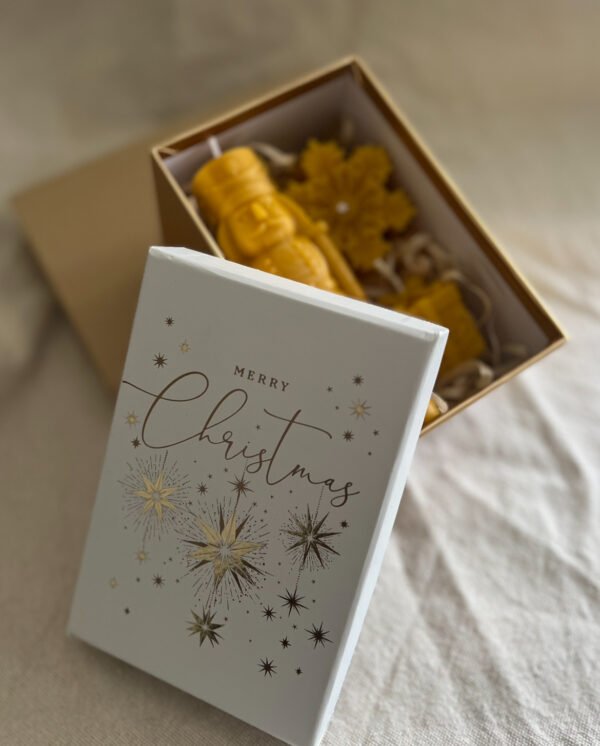 Bees Wax 3x Piece Nutcracker Christmas Gift Set - Image 3