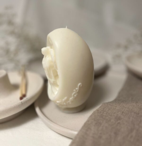 Vintage Style Angel Medium Soy Candle - Image 2