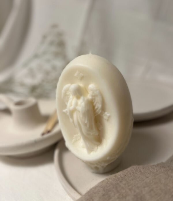 Vintage Style Angel Medium Soy Candle - Image 3