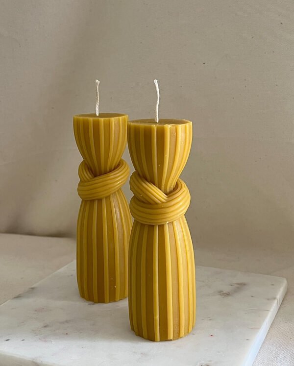 Medium-Sized Beeswax Knot Ribbed Table Candle