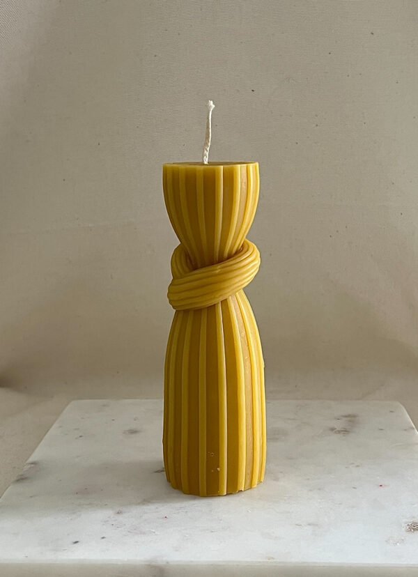 Medium-Sized Beeswax Knot Ribbed Table Candle - Image 2