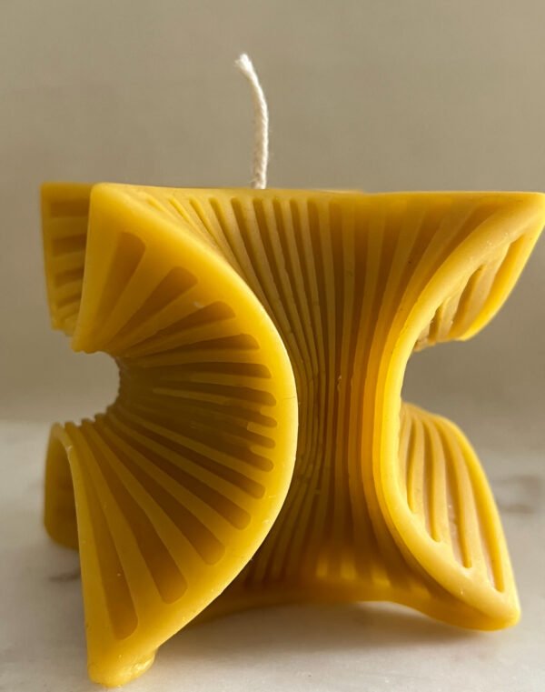 Ribbed Geometric 3D Cube Candle – 100% Pure Natural Beeswax - Image 3