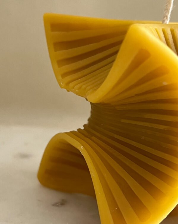 Ribbed Geometric 3D Cube Candle – 100% Pure Natural Beeswax - Image 4