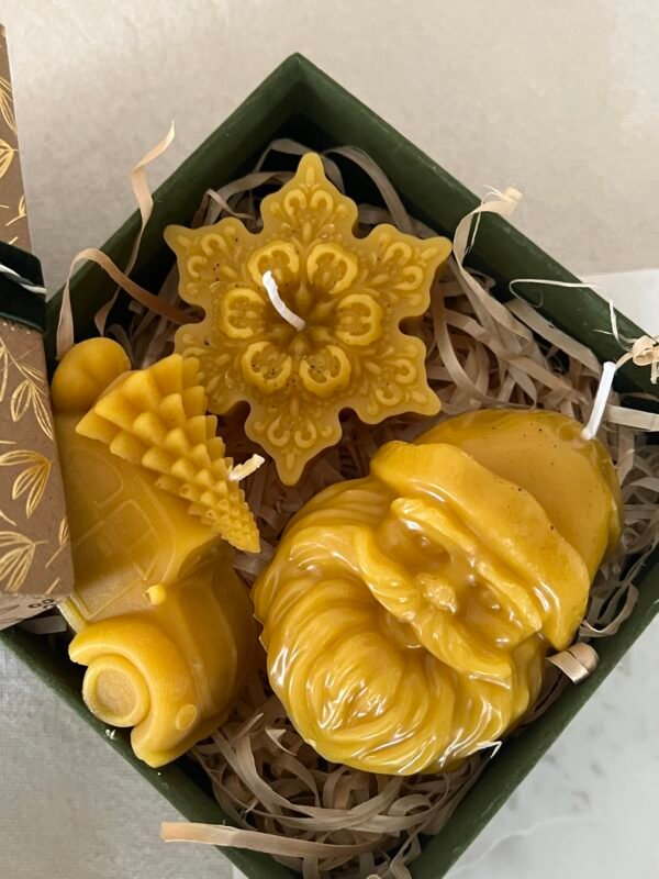 1x Deluxe Vintage Christmas Beeswax Trio - Image 2