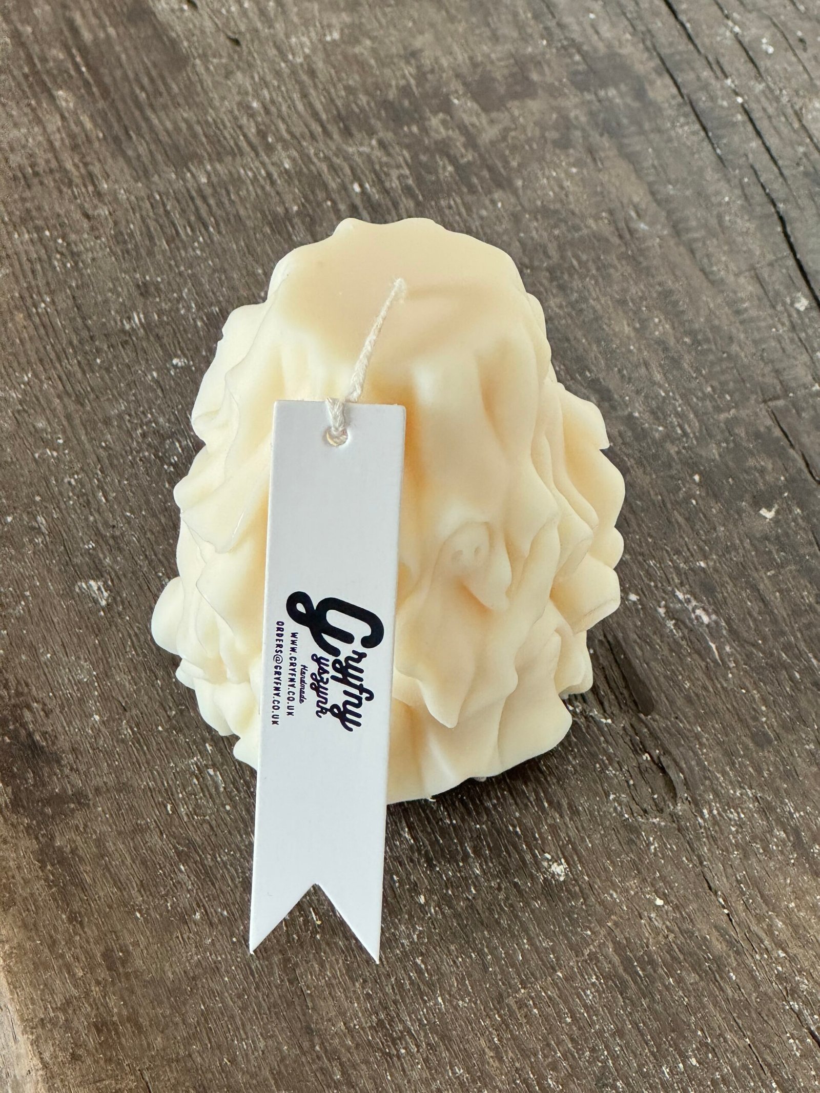 The SPOOKY CURTAINS candle - Image 3